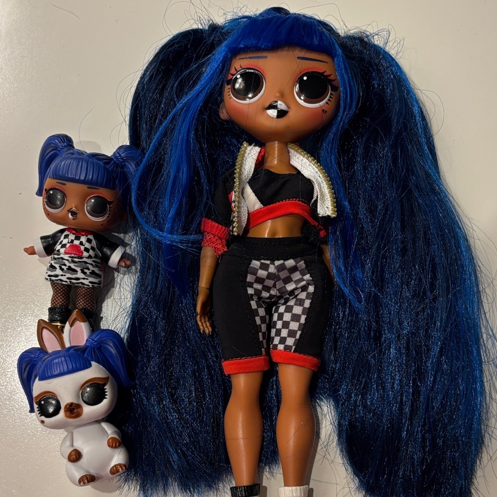 OMG! Downtown B.B. Fashion Doll plus Lil’ Sister and dog
